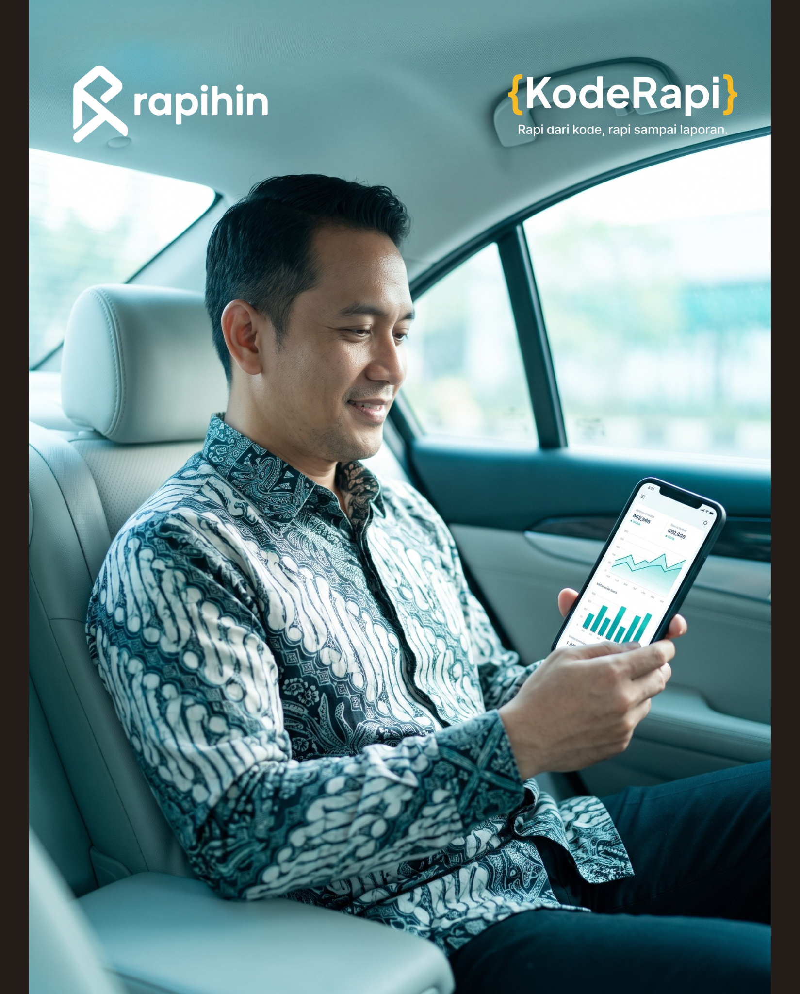 Pemilik usaha memeriksa penjualan dan kas harian di dashboard HP